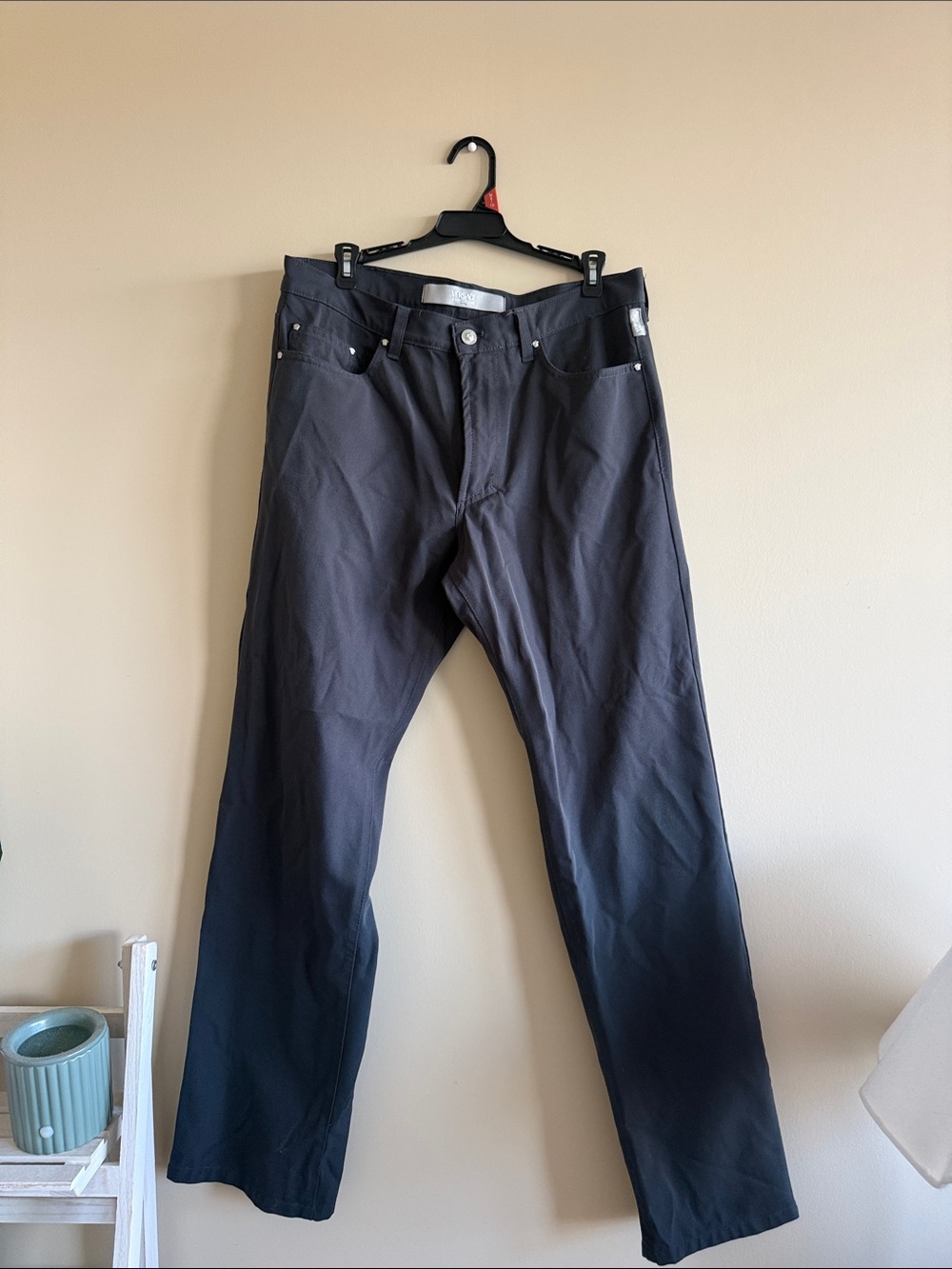 Men's Straight-Leg Jeans in Black - Clean Everyday Style